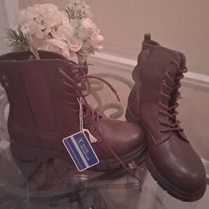 White Mountain Brown Boots Size 11